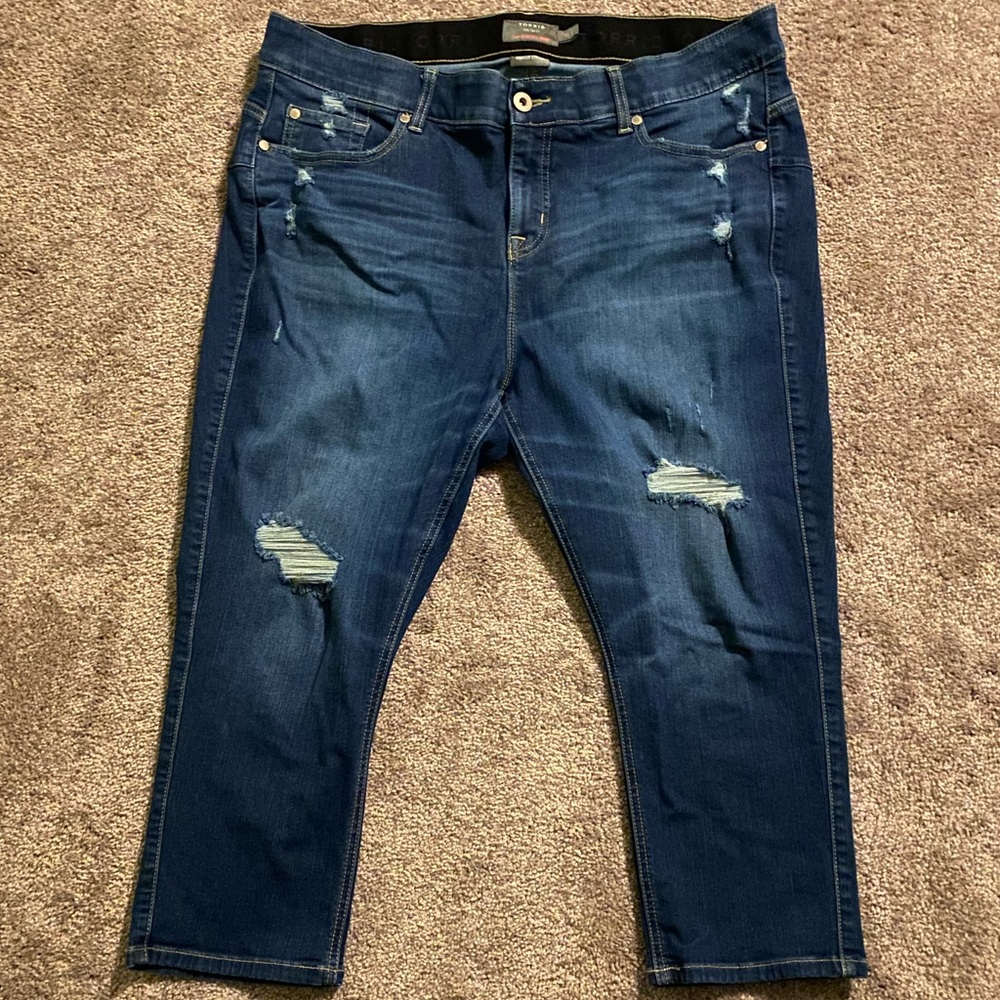 TORRID: Crop Bombshell skinny Jean/ medium wash
